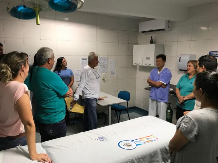 ENTREGA DO PARAPODIUM, AR COND. E SALA FONOAUDIOLOGIA.